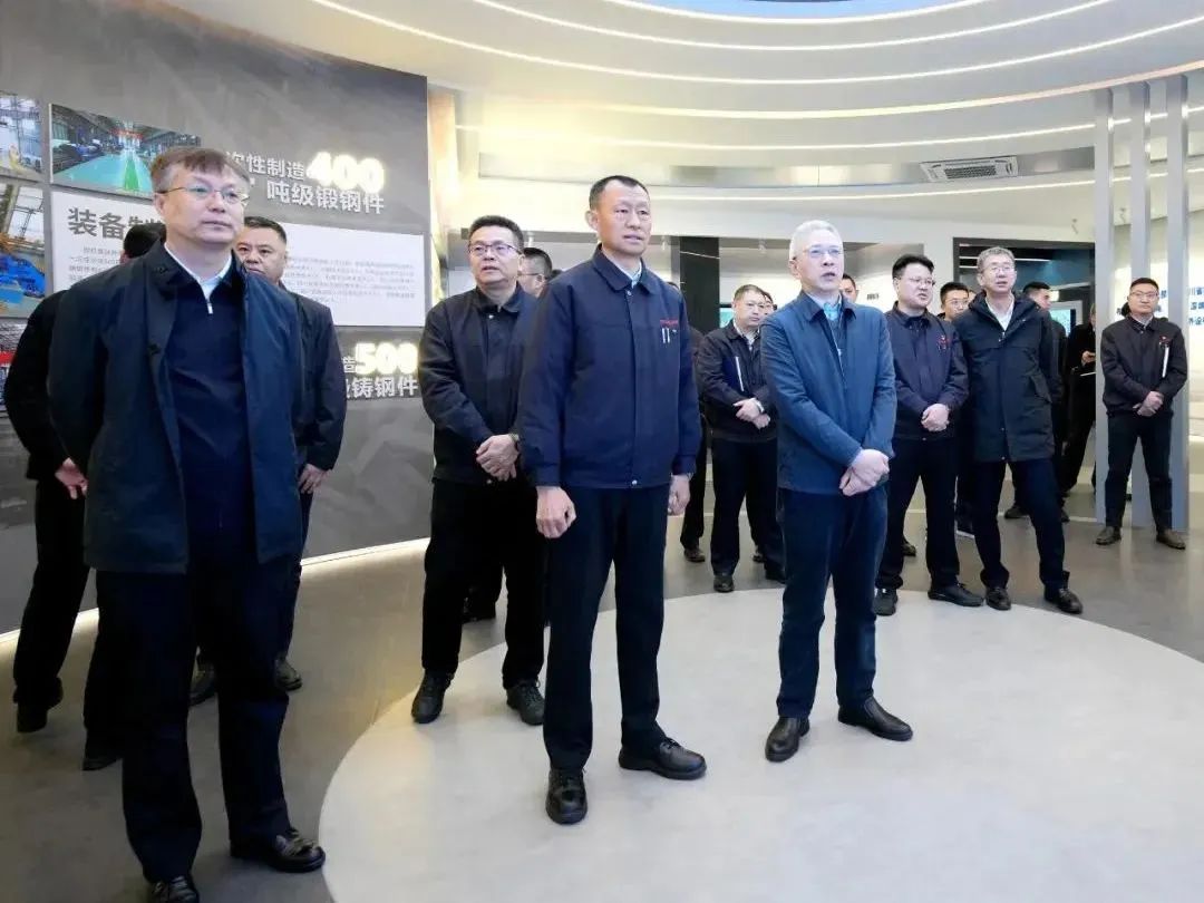 东方电气党组书记,董事长俞培根,双方就坚决落实党中央国务院决策部署