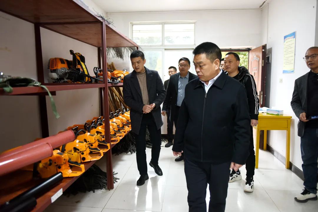 政务唐友波检查春节期间值班值守和森林防火工作