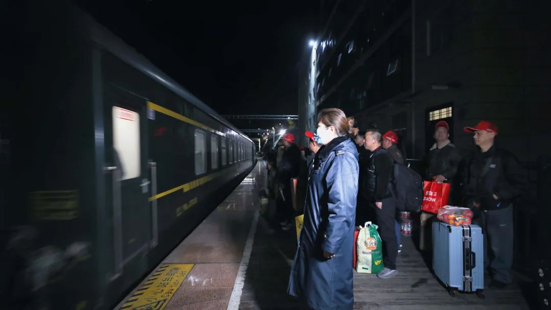 这趟专列已发出!_澎湃号·政务_澎湃新闻-the paper
