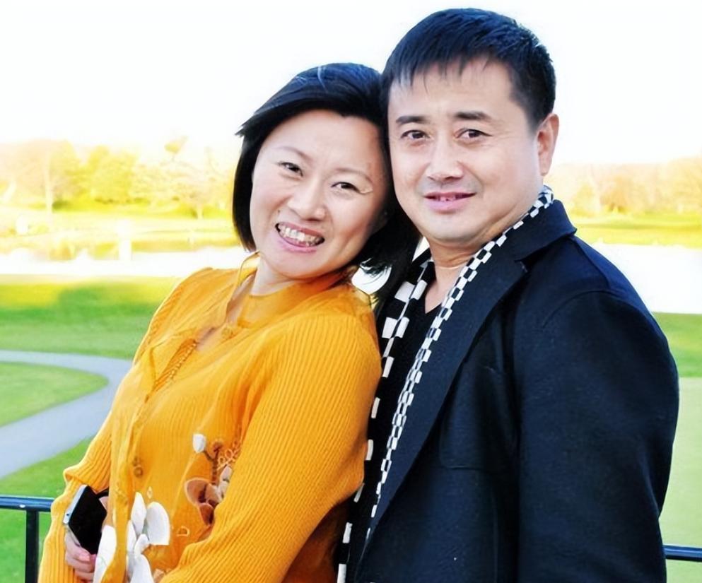 女记者杨威的丈夫是谁图片