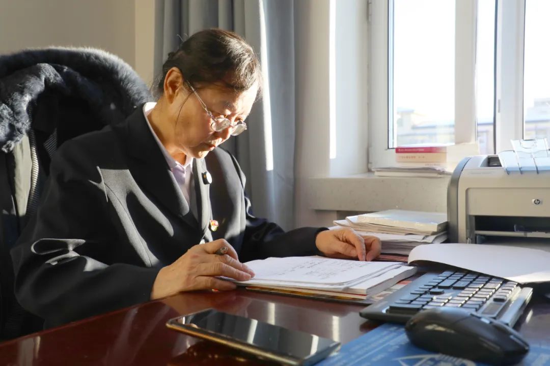 致敬60周年讲述丨回望奋斗历史追忆峥嵘岁月地委党史研究室退休职工