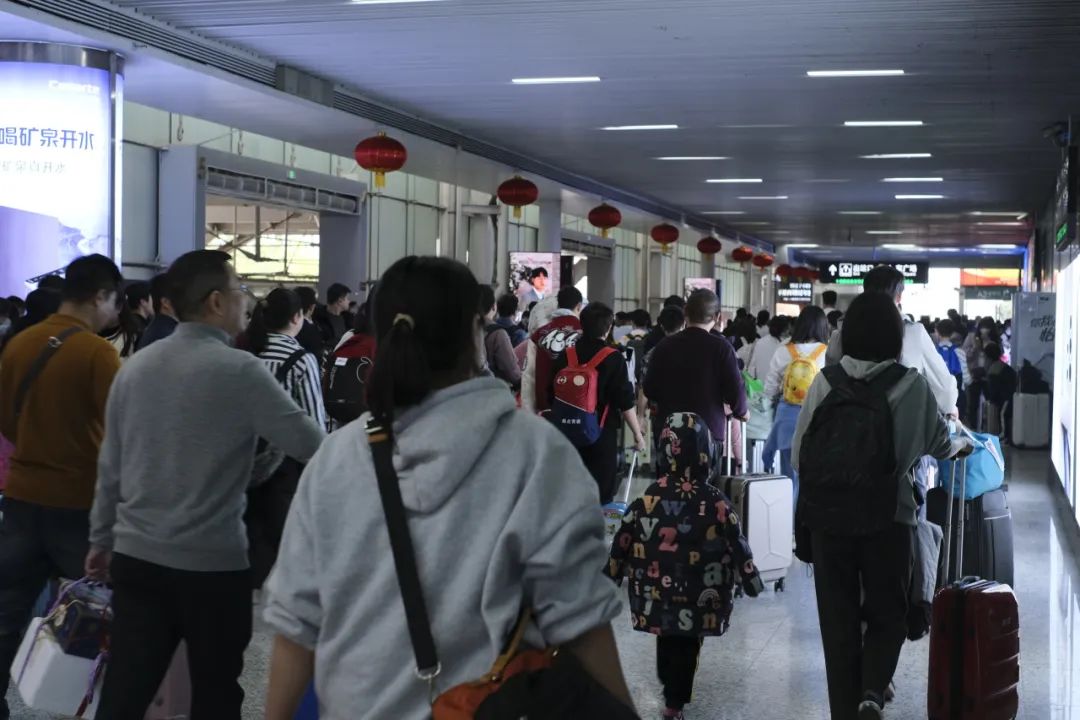 厦门,南昌,长沙,桂林,郑州,贵阳,南宁,重庆,怀化,九江,成都,张家界