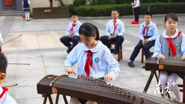 2月20日,香山小学举行龙腾新春乘风上 乐