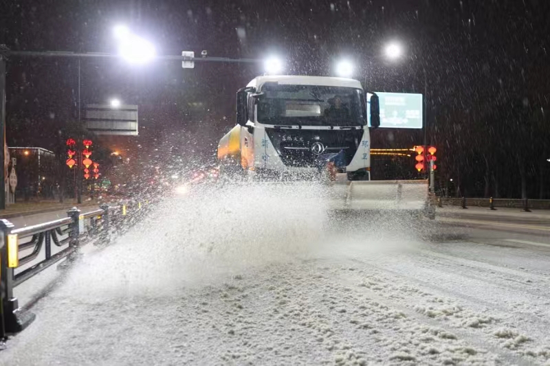 江苏连云港:积极应对雨雪冰冻天气