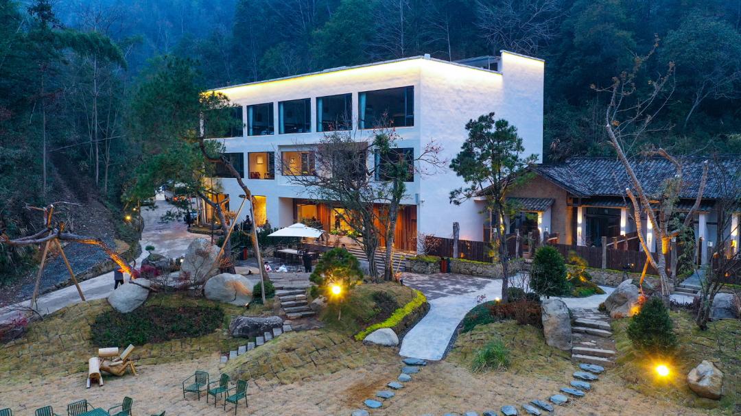 几年来,点缀在山水间的民宿打造了浏阳文旅新品牌.