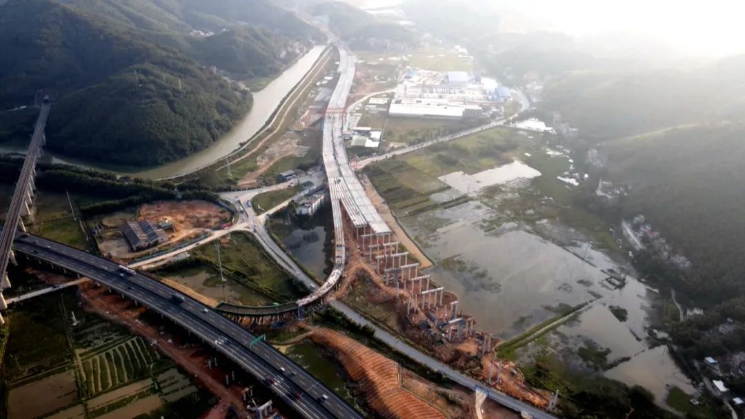 县交通运输局全力推进交通基础设施建设