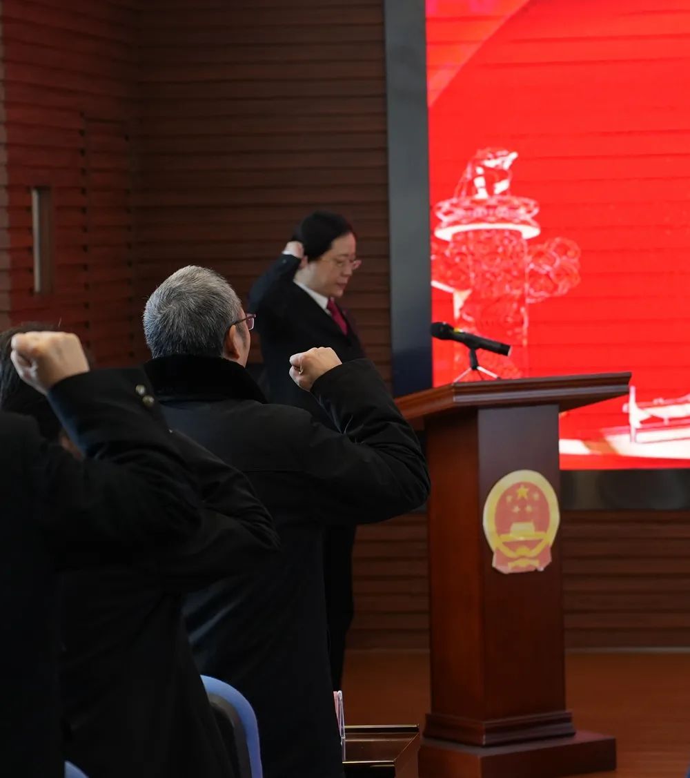 会议由党组副书记,常务副院长黄滔主持,党组书记,院长吴蔚作总结讲话.