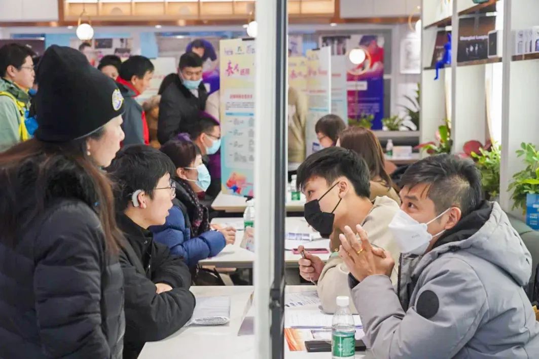 徐汇公共就业服务_徐汇区工商联助力大学生就业_徐汇区民营经济发展政策