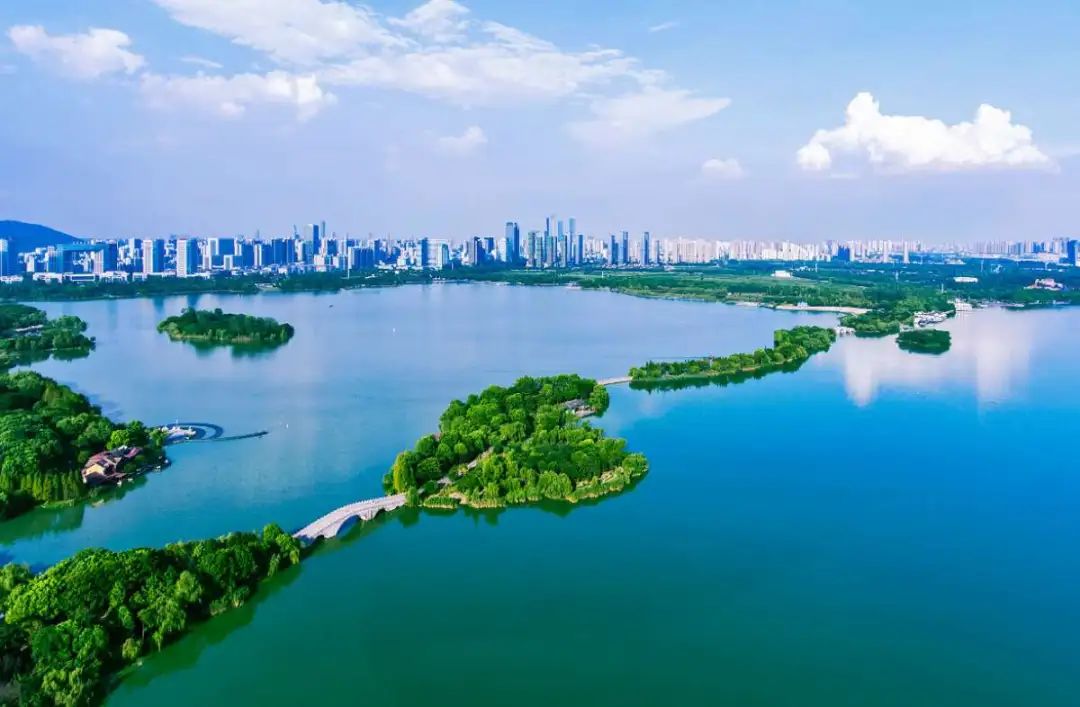 据统计,2007年以来无锡以太湖治理为牵引,全市累计实施治太重点工程