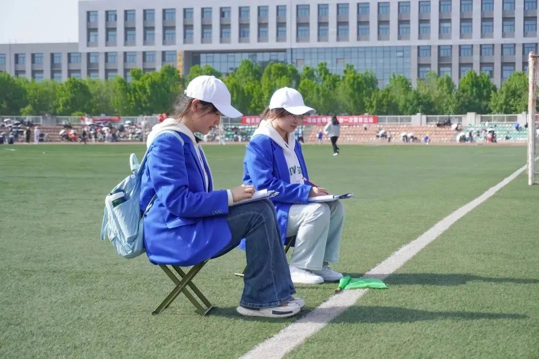 四月沉浸式体验西农的春天闲暇时安排一次校园游八教门前的花应该开了