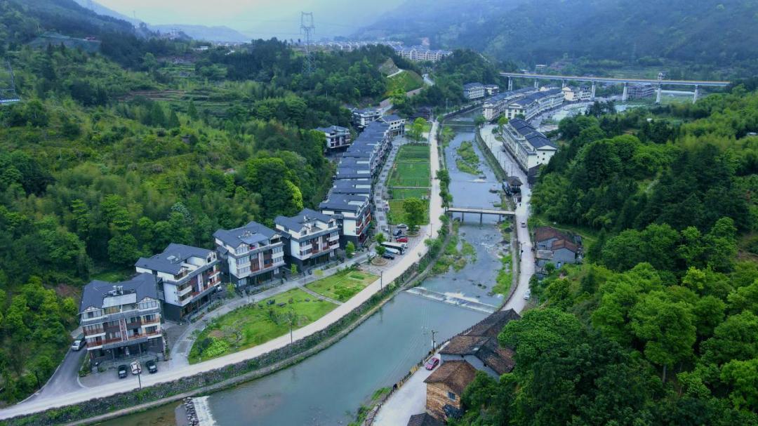 拍摄地:泰顺县罗阳镇苏北村▲ 《凤凰花里》拍摄地:泰顺县雅阳镇承天