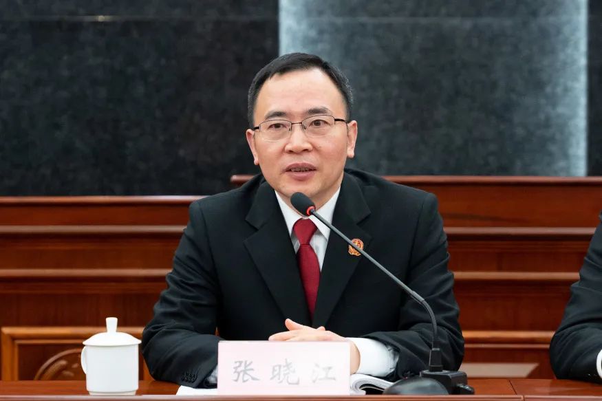 会上,张晓江院长与其他领导班子成员签订全面从严治党责任书,各部门