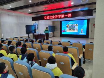 支队云龙大队组织警力走进徐州市第三十四中附属小学,徐州市绿地小学