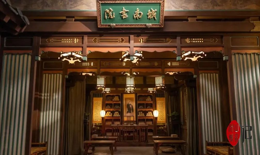 潭州集市挖掘了大量长沙历史文化元素,图为古城著名书院城南书院场景.