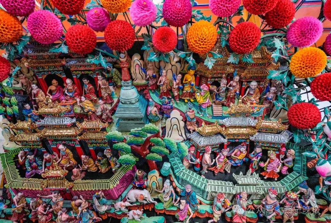 快看,今年的塔尔寺酥油花