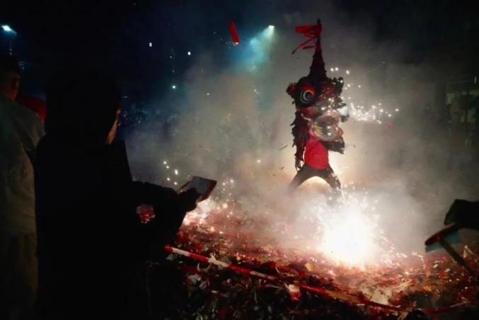 清远日报签约摄影师 黄丹平 摄约上家人朋友来现场参加活动欢喜闹元宵