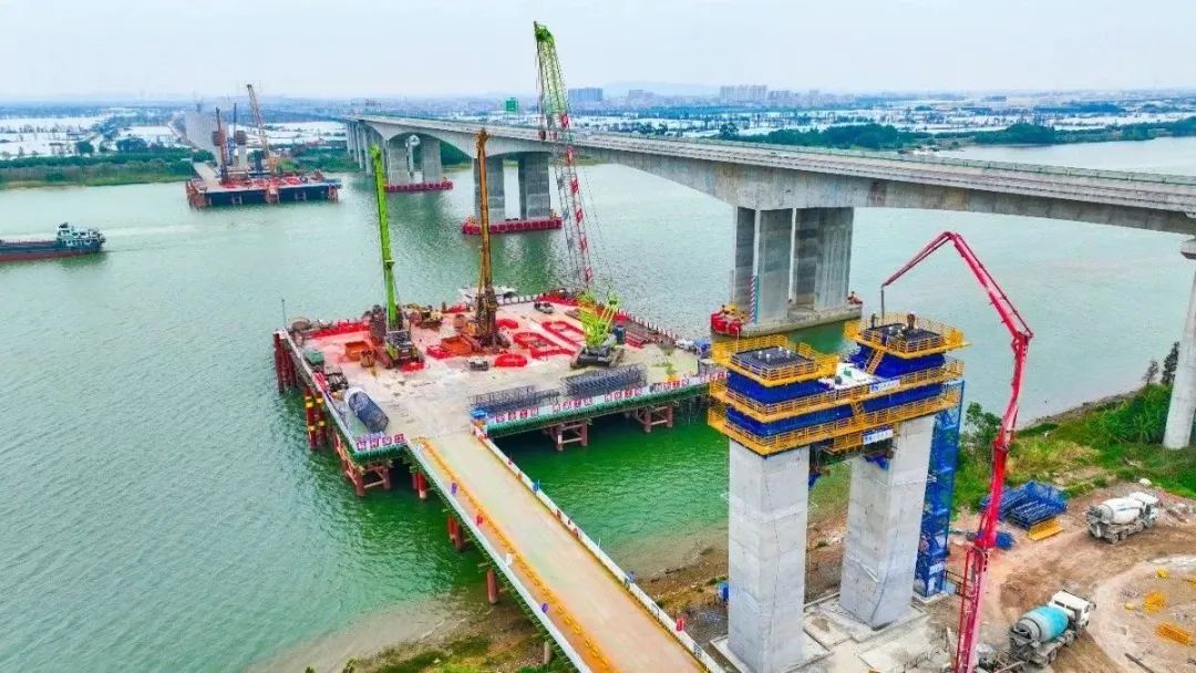 中铁二十五局深江铁路项目加快推进节后复工复产,开展"一会一教育"