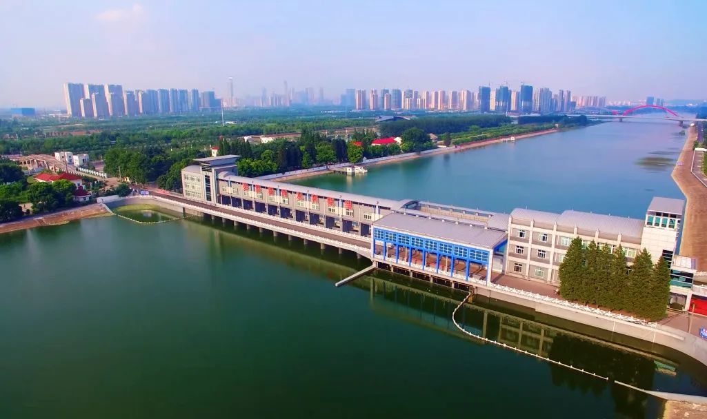 截至目前,我省累计有2座大中型水库,1段3级堤防,14座大中型水闸,10座