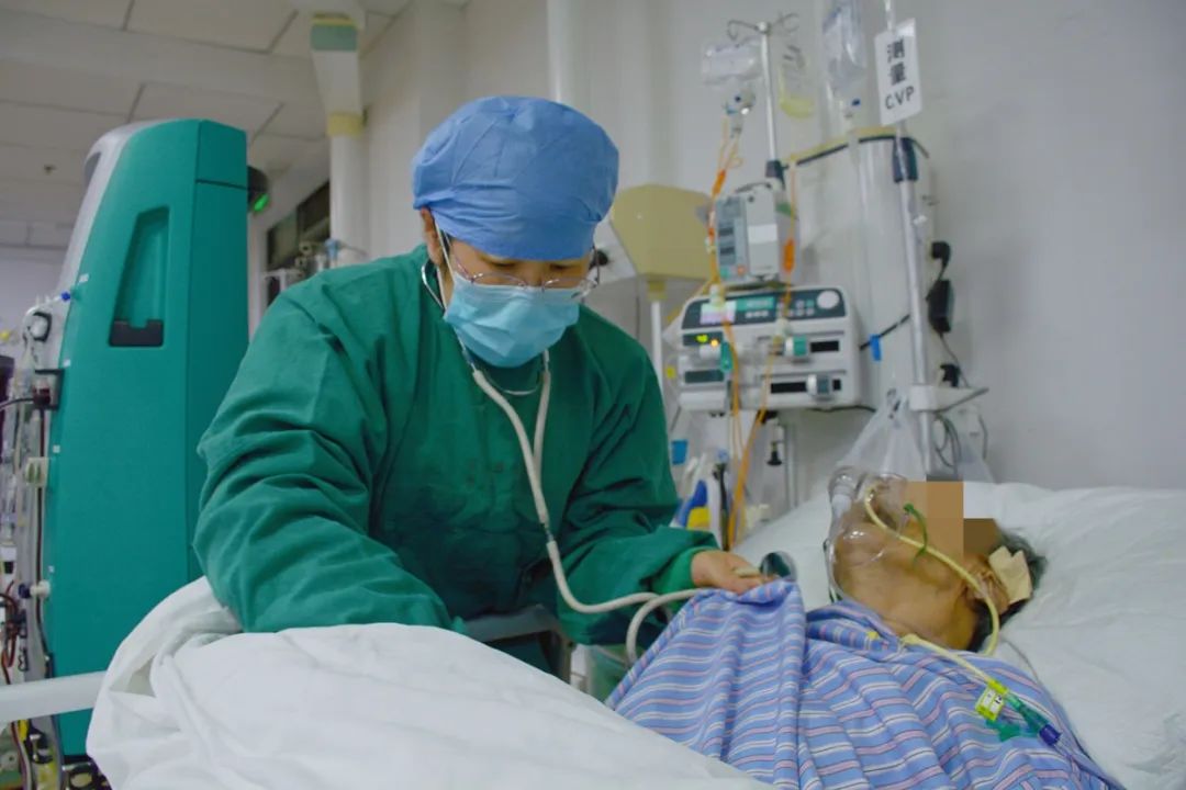 被称为"鬼门关前的最后一站",但谭美春觉得:"急诊医学科承载着生命的