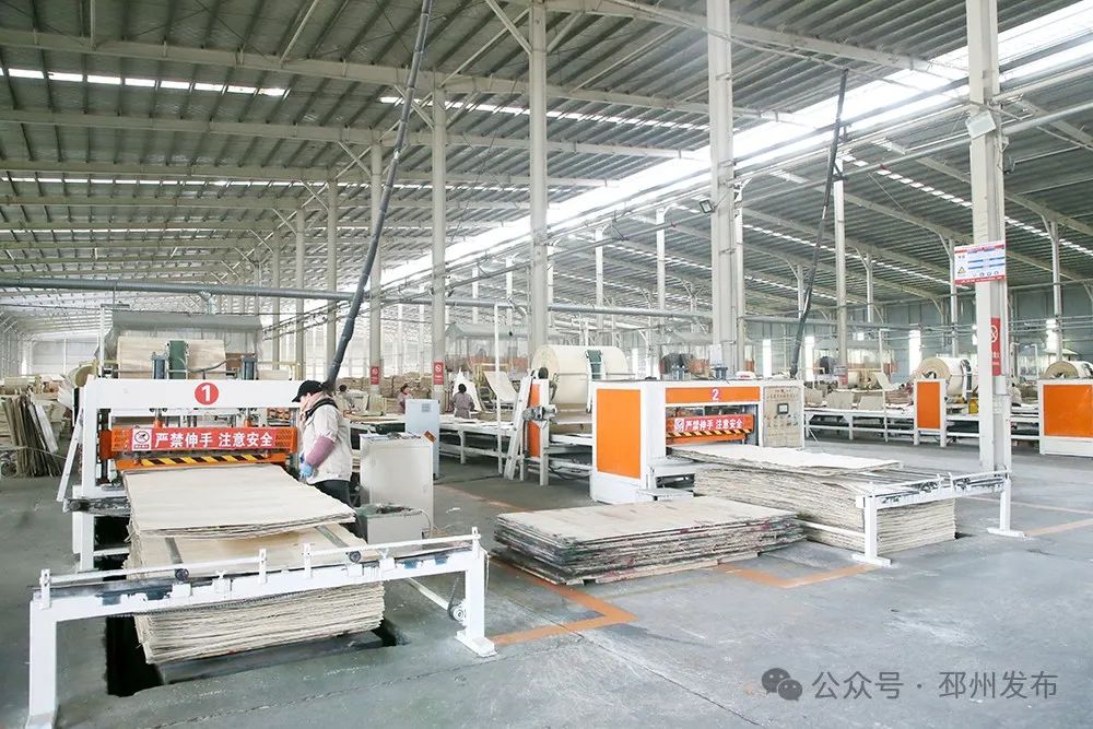 集建筑模板与脚手架成套技术的研发,生产,销售,企业产品销往新加坡