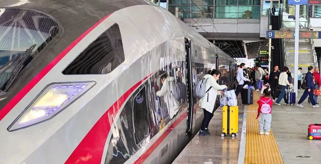 高铁务工专列驶向幸福_澎湃号·政务_澎湃新闻-the paper