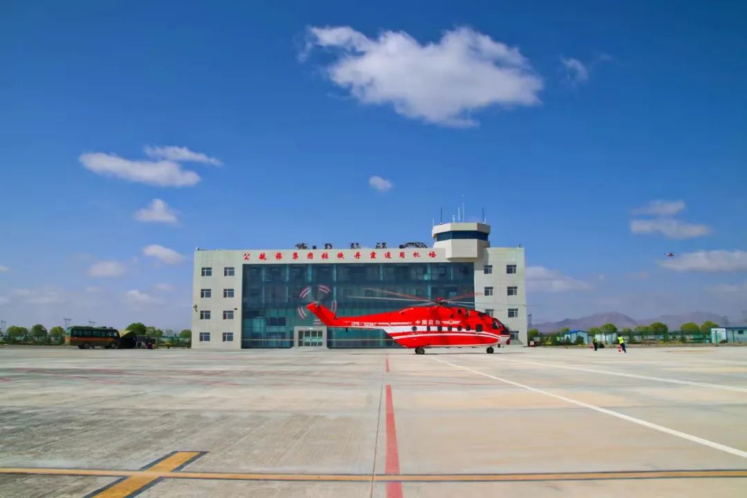 航旅融合低空游丹霞尽享好风光