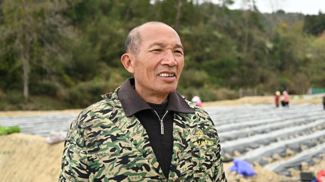 刘杨清是珠兰乡烤烟种植户之一,他已经连续种植烤烟15余年,见到他时