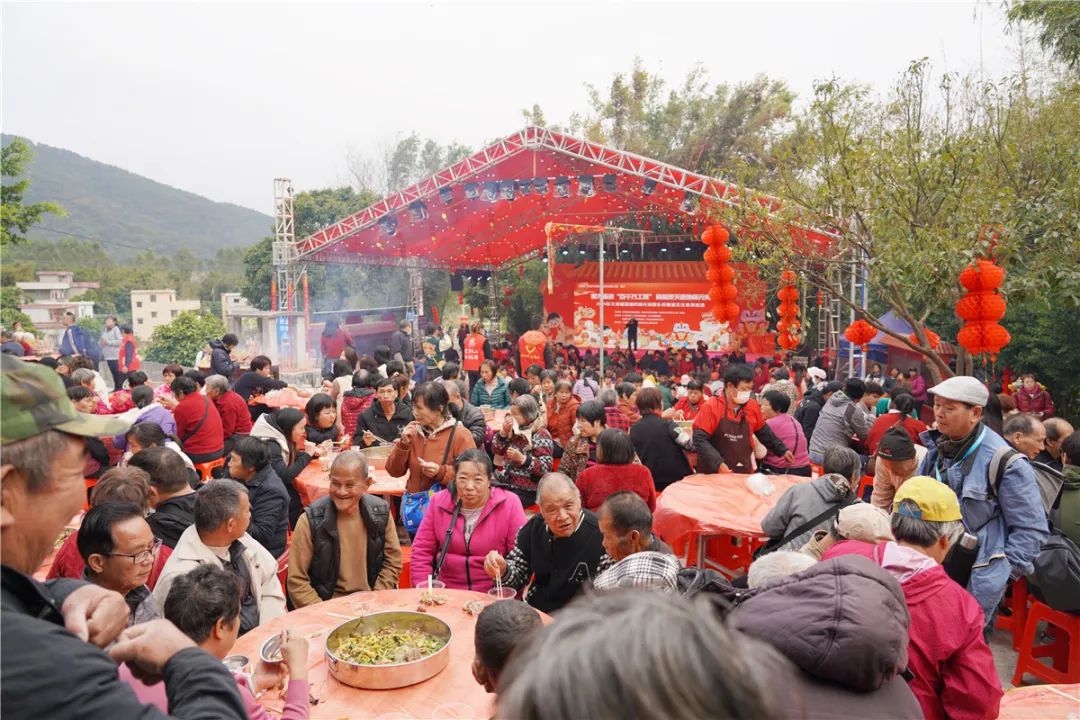 敲锣打鼓送吉祥大泽镇举行同和村闹元宵暨乡村旅游文化系列活动