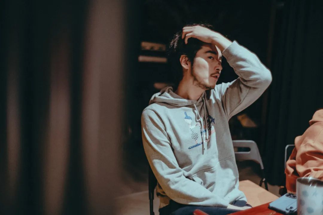 话剧尝试集正在热演戏里戏外皆是人生