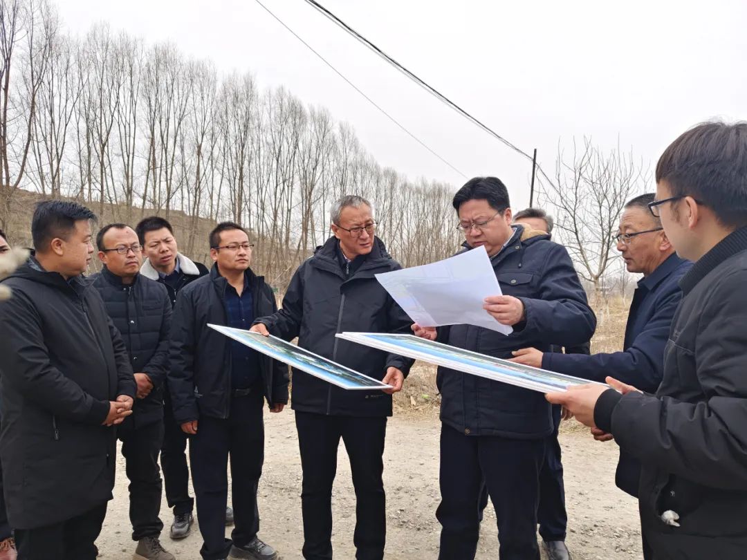 团省委书记董安宁在积石山县召开共青团助力积石山62级地震灾后恢复