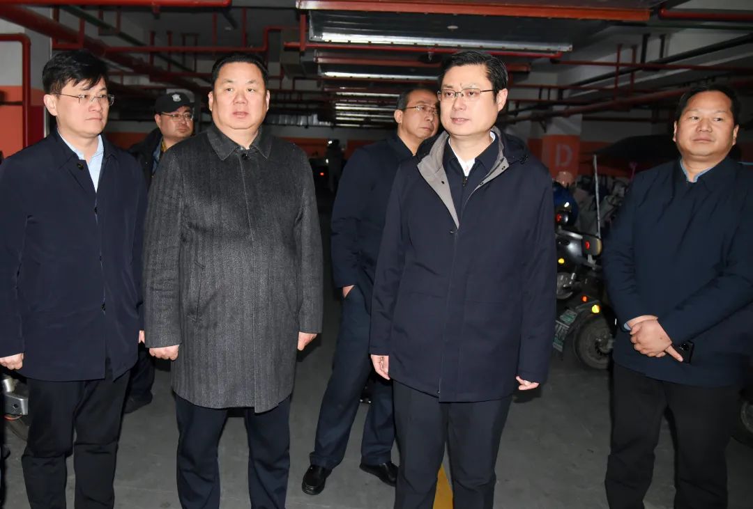 会前,殷俊还召集相关部门专题召开会议,研究南京,海安等地发生事故的