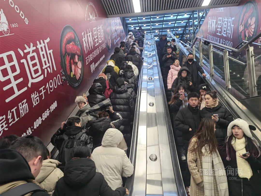 冰城地铁春节期间运送乘客569.11万人次丨日均客运量同比增长157.85%_澎湃号·政务_澎湃新闻-The Paper