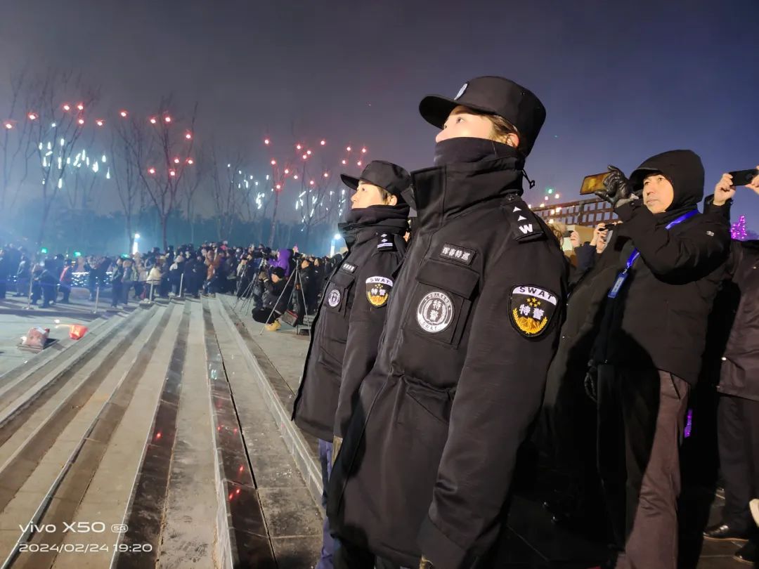节日我在岗戮力同心奋楫勃发珲春特巡警用忠诚坚守护航节日平安