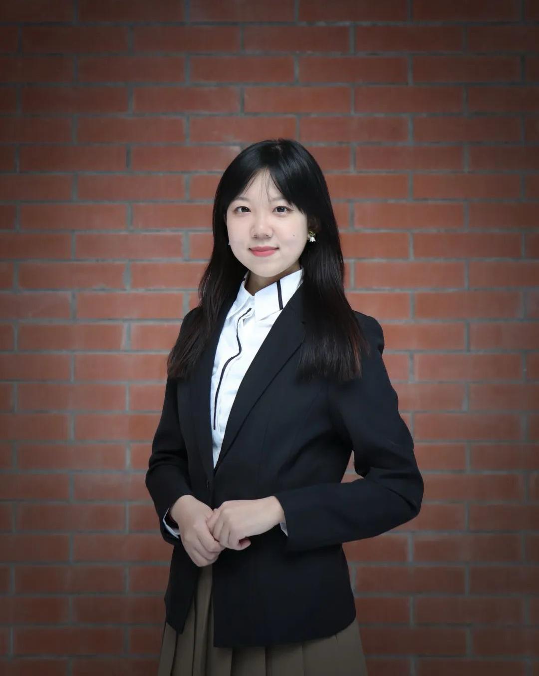 凡星灿烂丨王实荻:将世界揽入胸怀,把自我投入社会