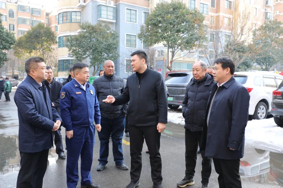 何喆"四不两直"检查住宅小区消防安全工作_澎湃号·政务_澎湃新闻-the