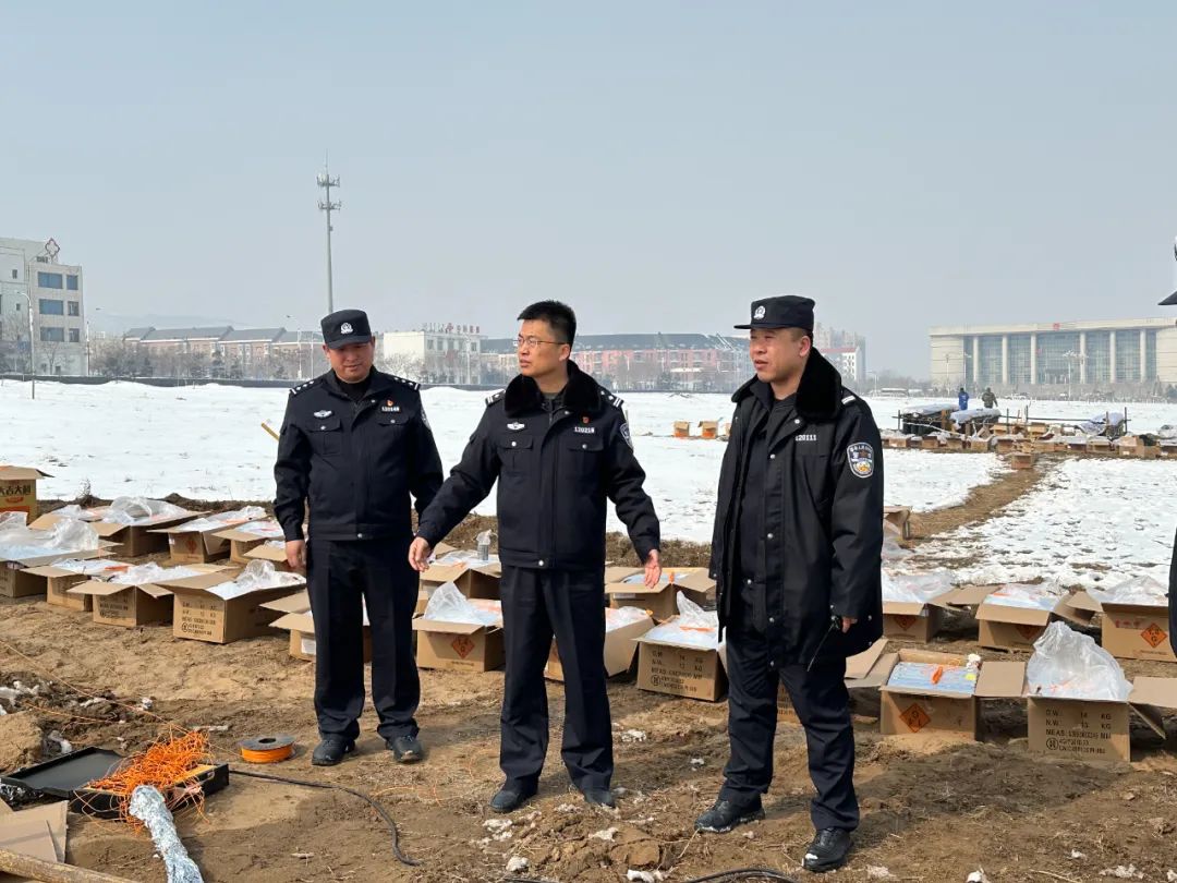 盟公安局党委委员政治部主任王海东到高新区督导检查元宵节活动安保