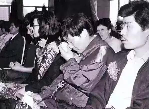 那个38岁还在蹬三轮车的首富走了_澎湃号·湃客_澎湃新闻-the paper