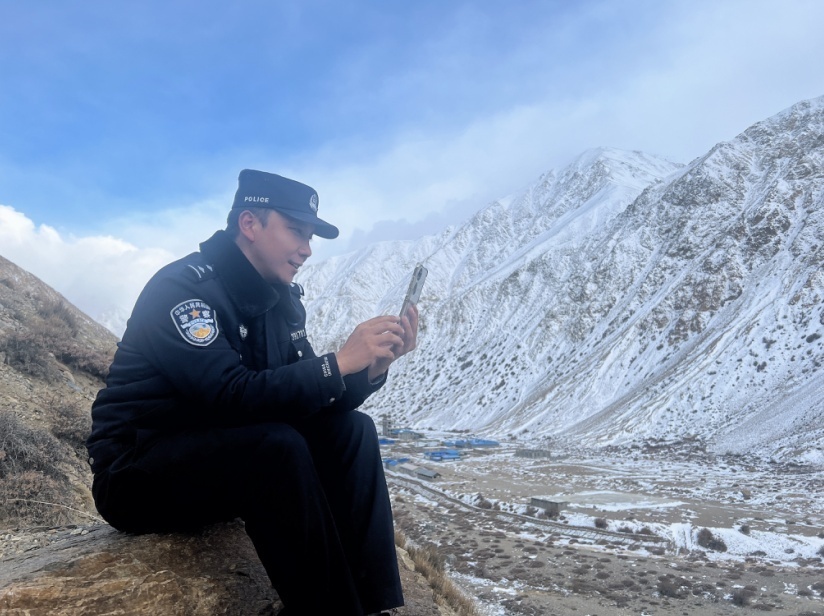 移民警察制服图片