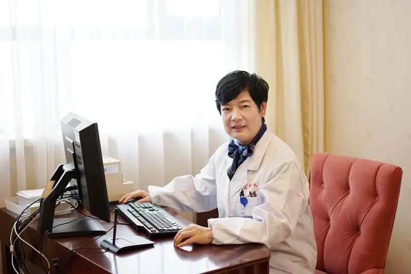 黄荷凤,任新职_澎湃号·媒体_澎湃新闻-the paper