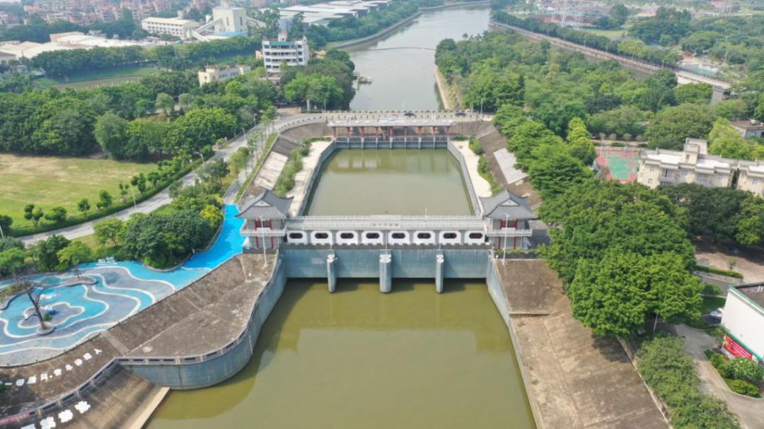 沙口水利枢纽位于北江下游潭洲水道(东平河)北岸与汾江河交汇处,是