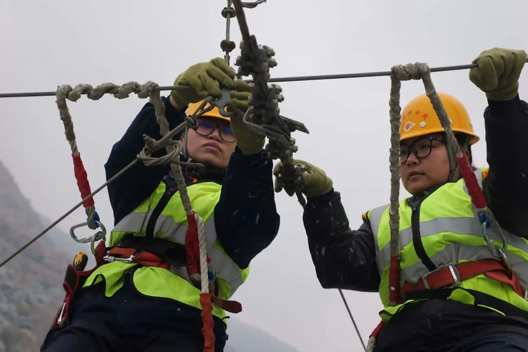 秦岭之巅舞动"空中芭蕾"_澎湃号·政务_澎湃新闻-the paper