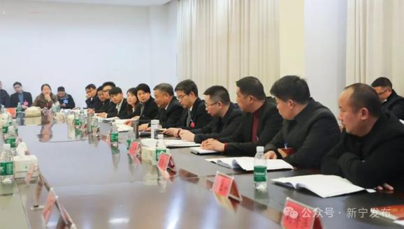 2月27日下午,新宁县第十八届人民代表大会第三次会议各代表团分代表团