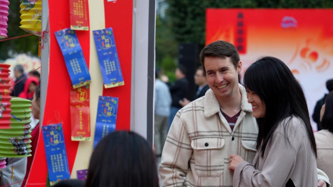 双语深圳中外友人共庆元宵佳节