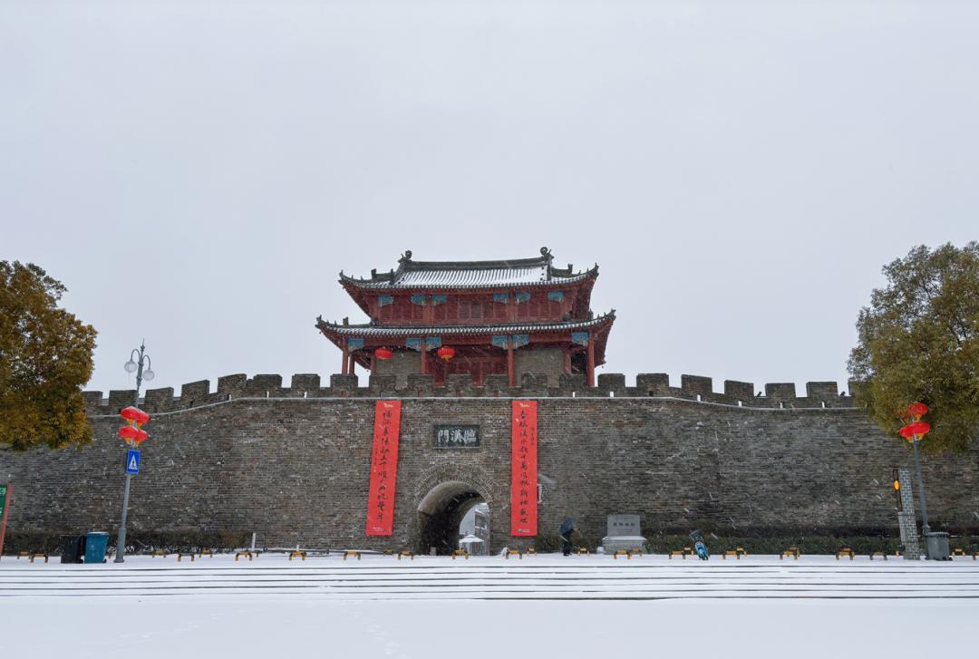 法官文苑襄阳古城的雪