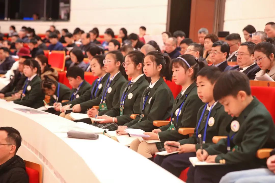 衢州儿童走进两会_澎湃号·政务_澎湃新闻-the paper