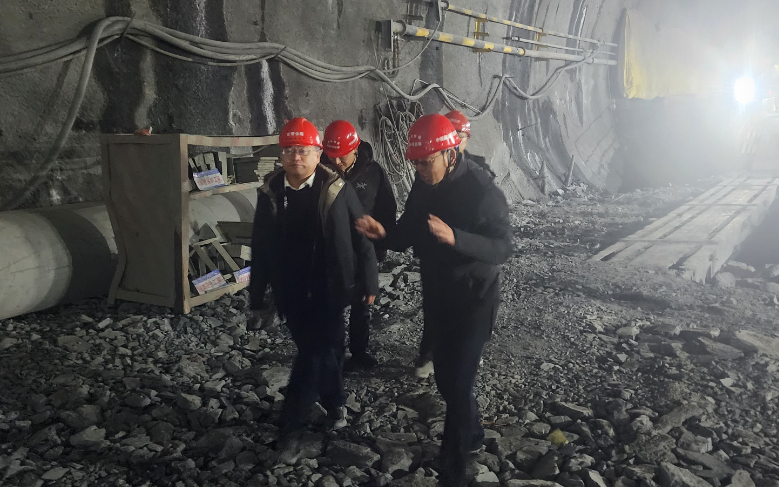 隧·新闻 || 国铁集团工管中心副主任孙明智一行到西成铁路6标检查