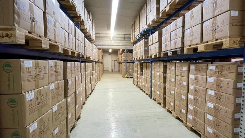 药房按处方给病人提供配药,打粉,制膏,制丸,代煎等一系列法律规定只能