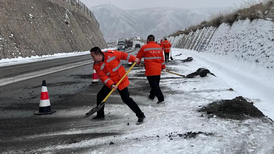 2023第一场雪_雪2023图片_雪2023最火歌曲