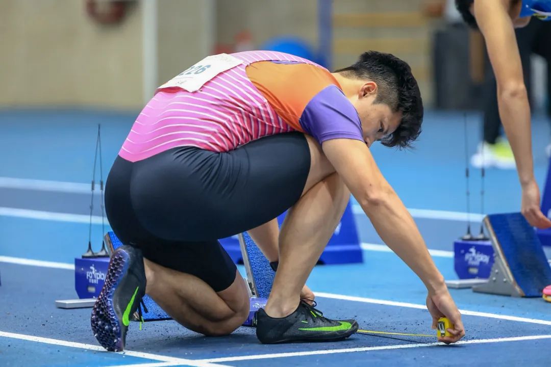 苏炳添复出首秀摘银_澎湃号·政务_澎湃新闻-the paper