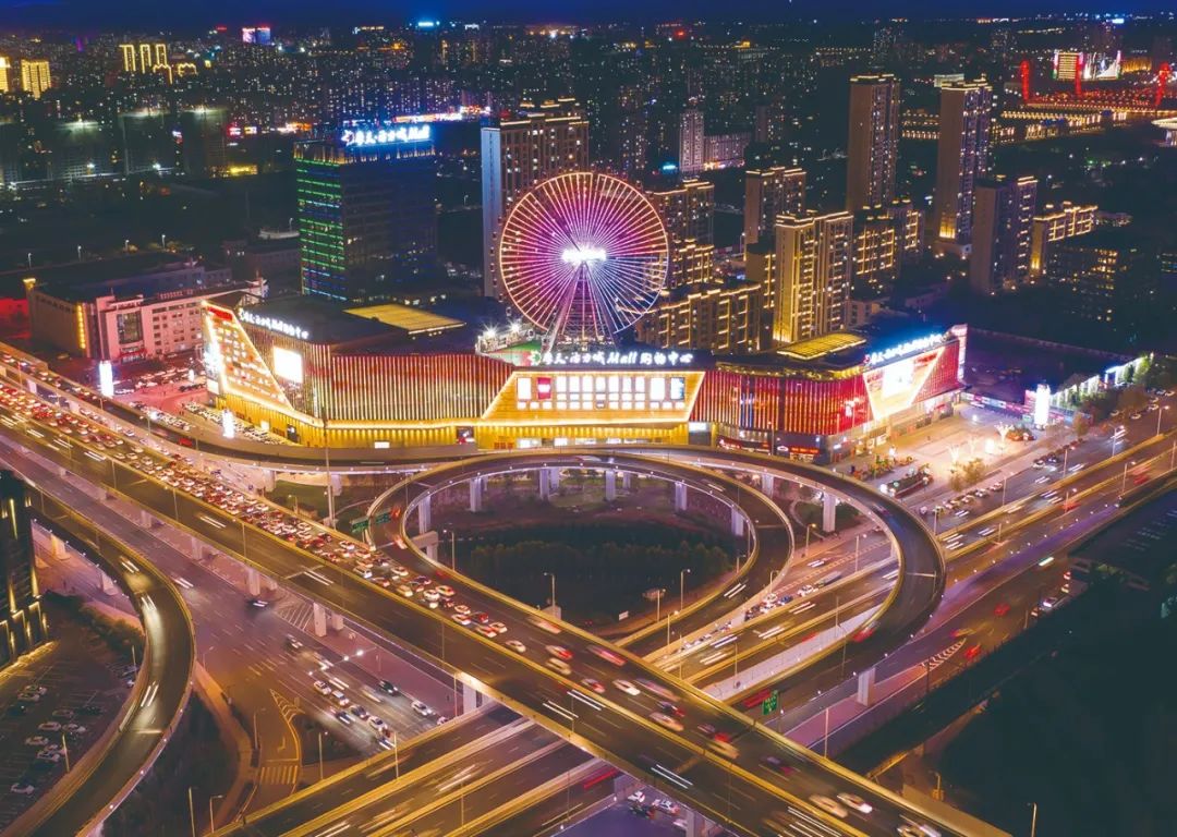 长春摩天活力城商场拥有奇幻电影乐园,未来世界电子游乐基地,前端的